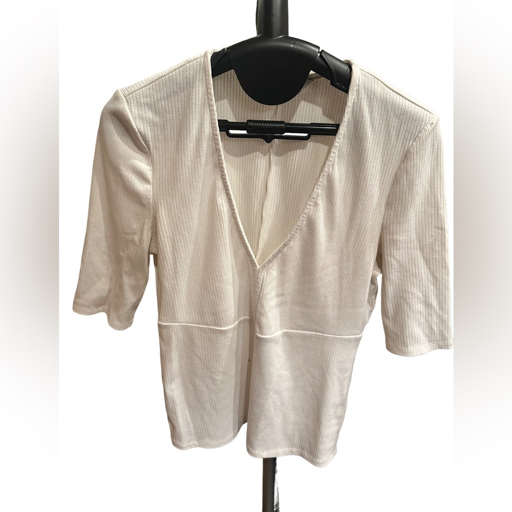 INTERMIX Off-White V-Neck Short Sleeve Tee